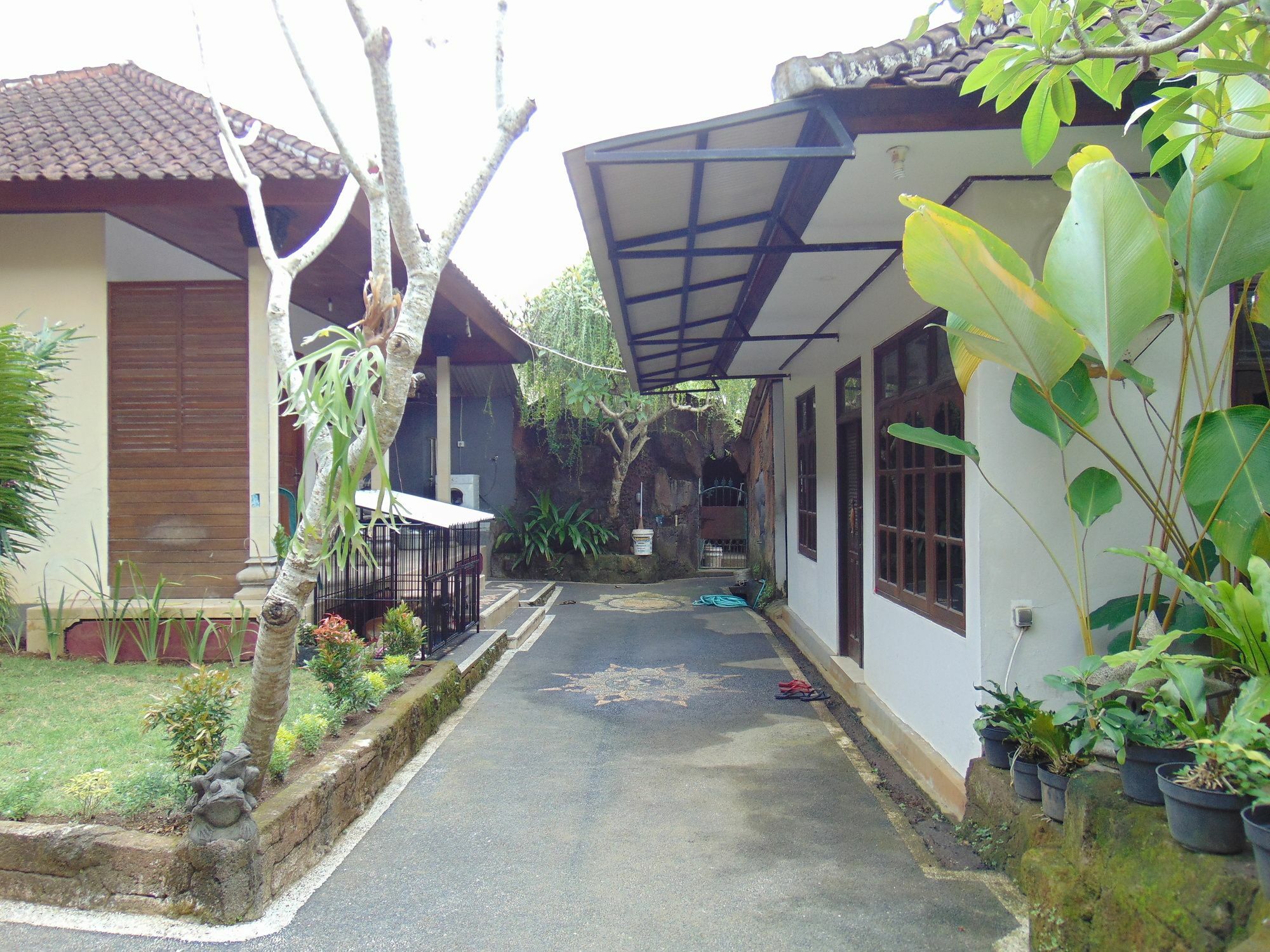 Dipondok Homestay Pecatu  Exterior photo